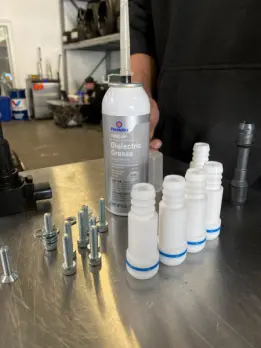 Permatex-81153-Dielectric-Tune-Up-Grease-2